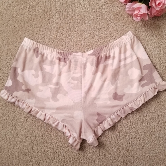 NWOT Pastel Light Pink And Brown Ruffled Camo Soft Pajama Shorts - Picture 5 of 12